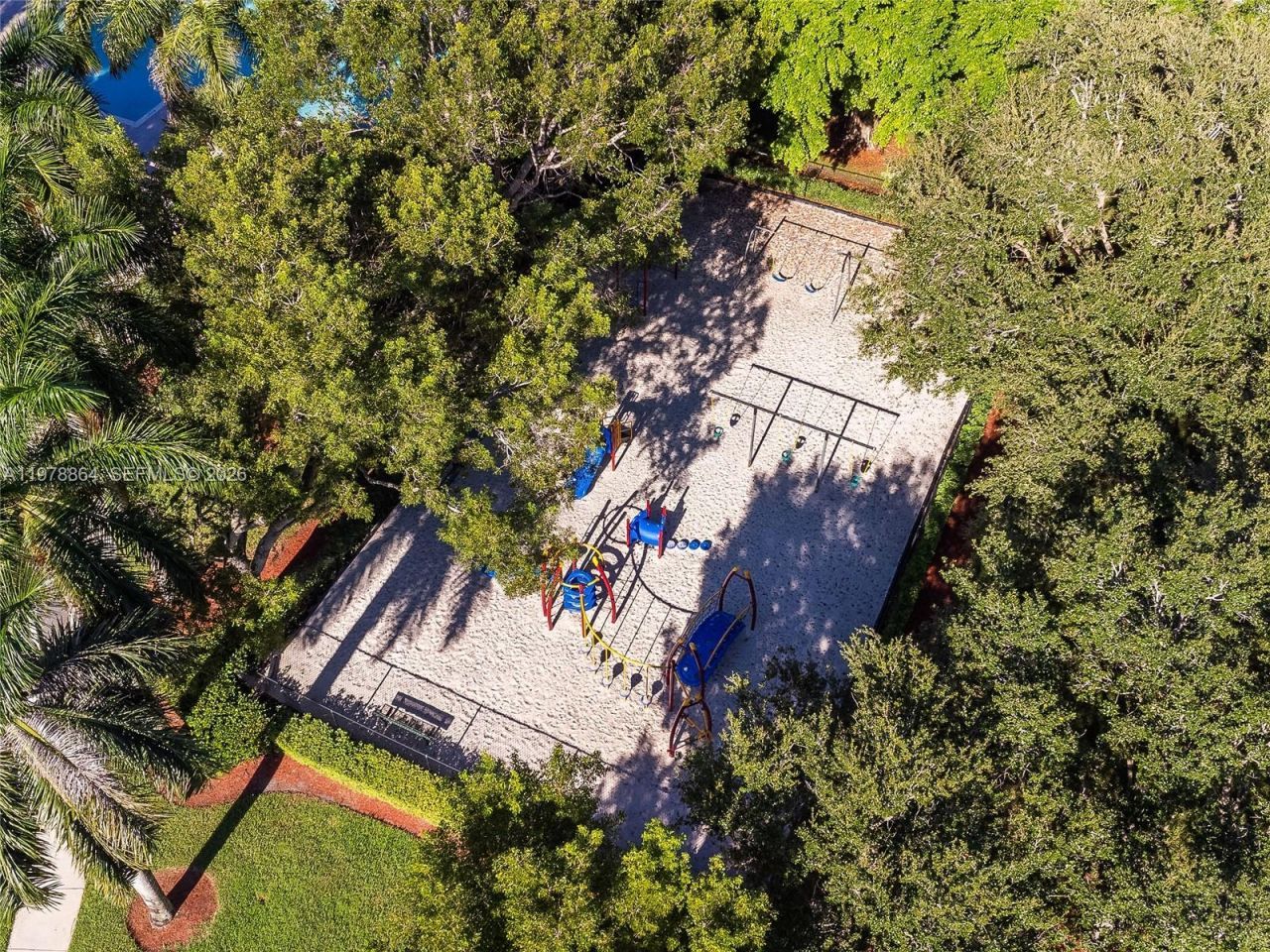 1594 Barcelona Way, Unit 5-18, Weston, FL 33327 Photo