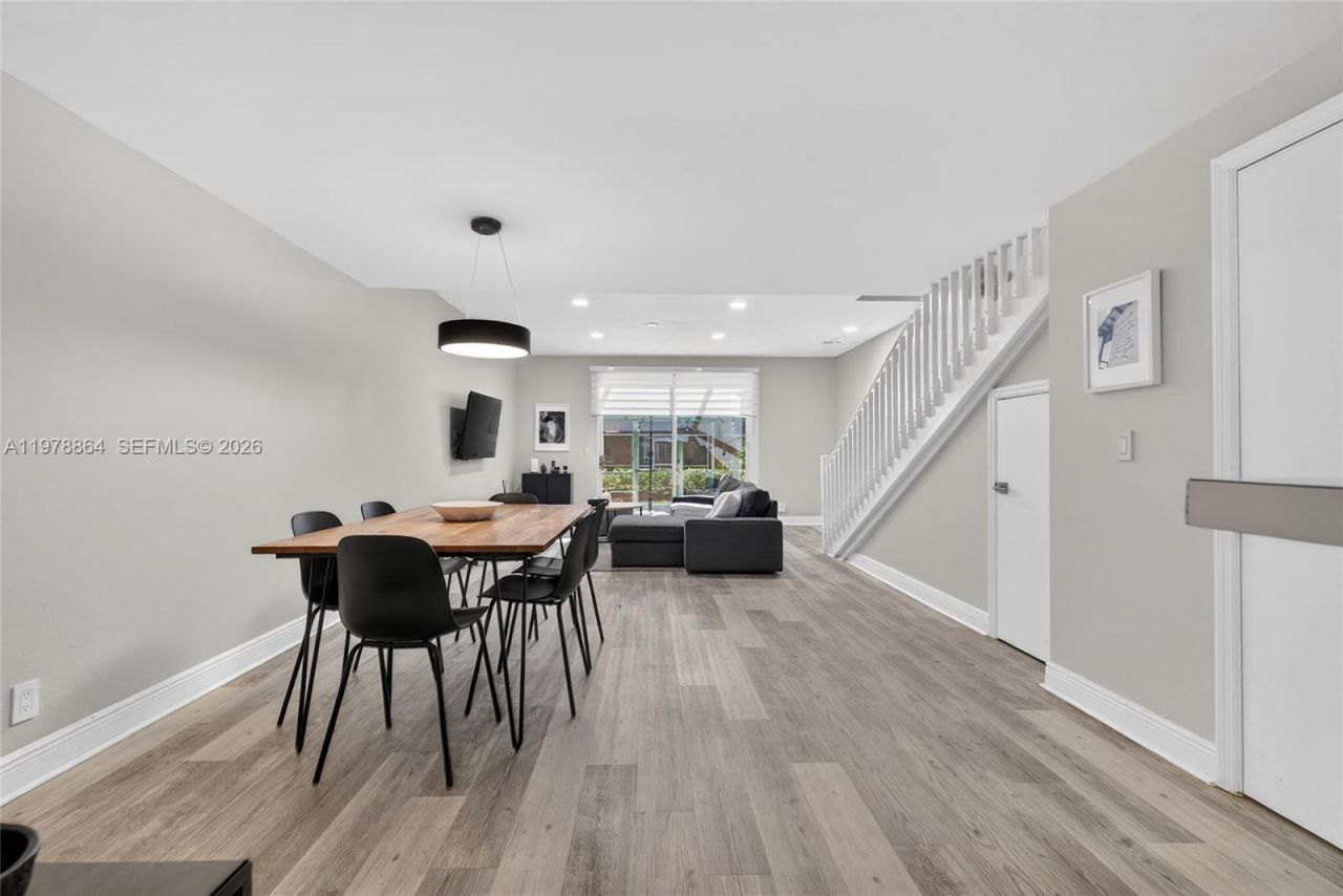 1594 Barcelona Way, Unit 5-18, Weston, FL 33327 Photo