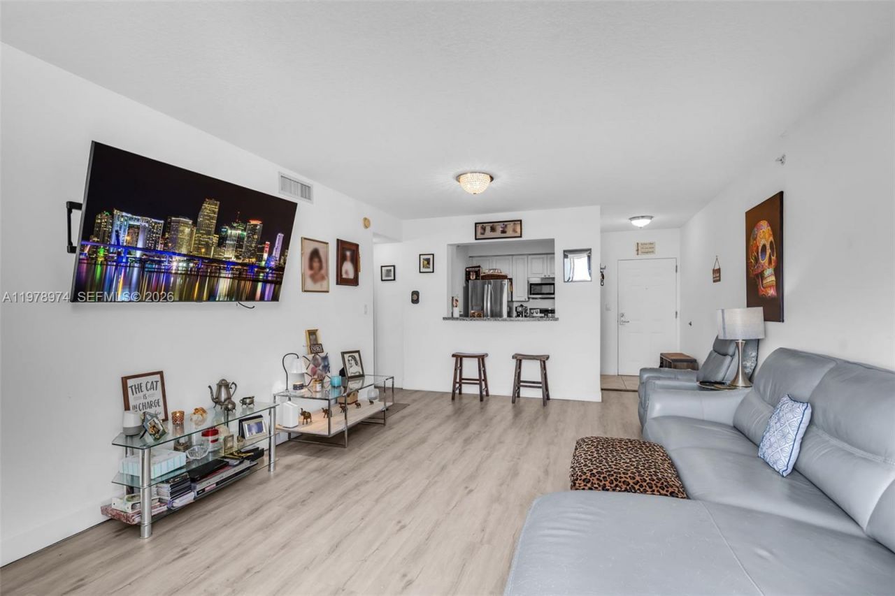 900 SW 8th St , Unit 1603, Miami, FL 33130 Photo