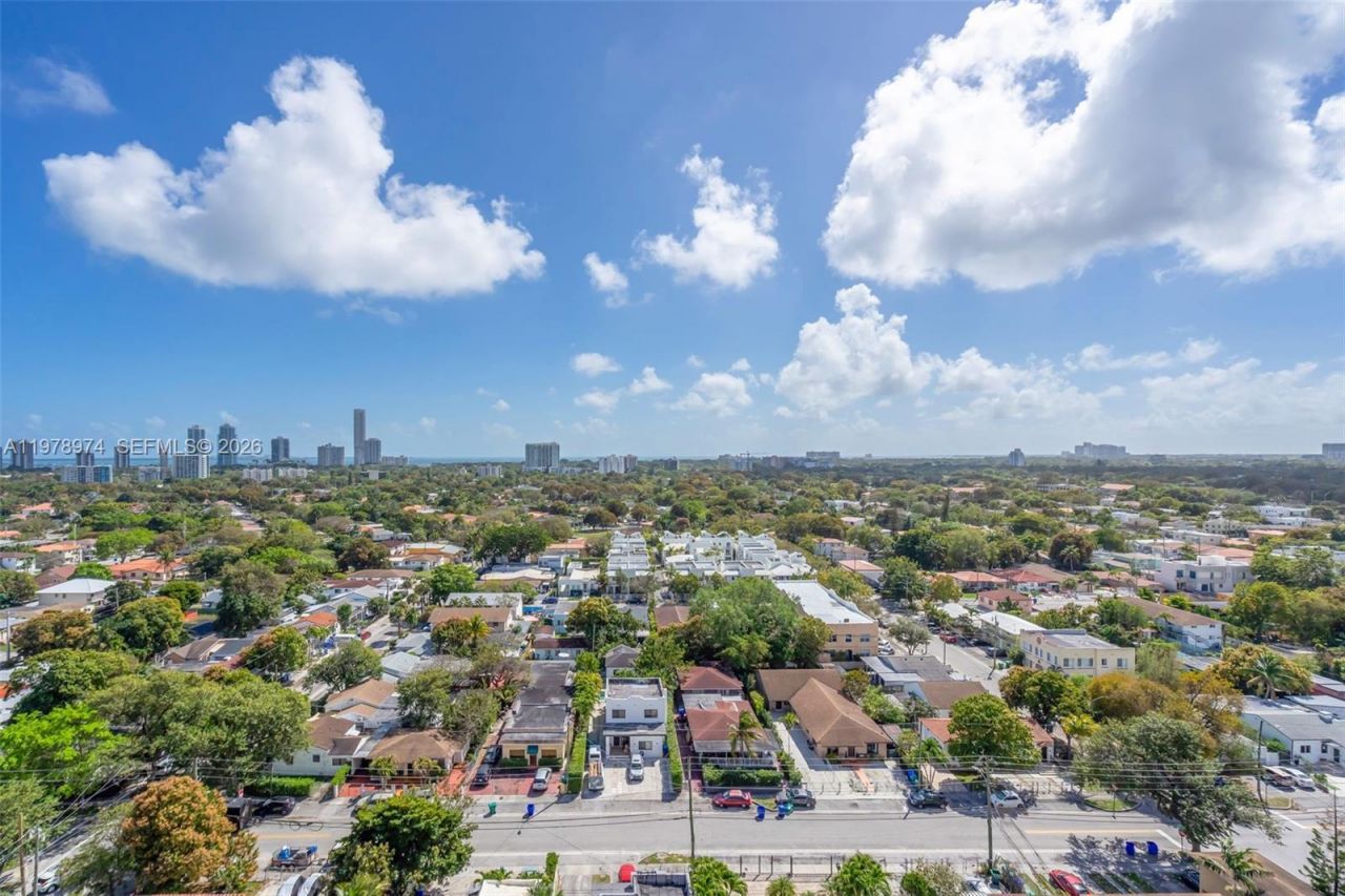 900 SW 8th St , Unit 1603, Miami, FL 33130 Photo