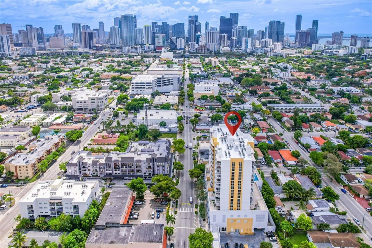 900 SW 8th St , Unit 1603, Miami, FL 33130 Photo