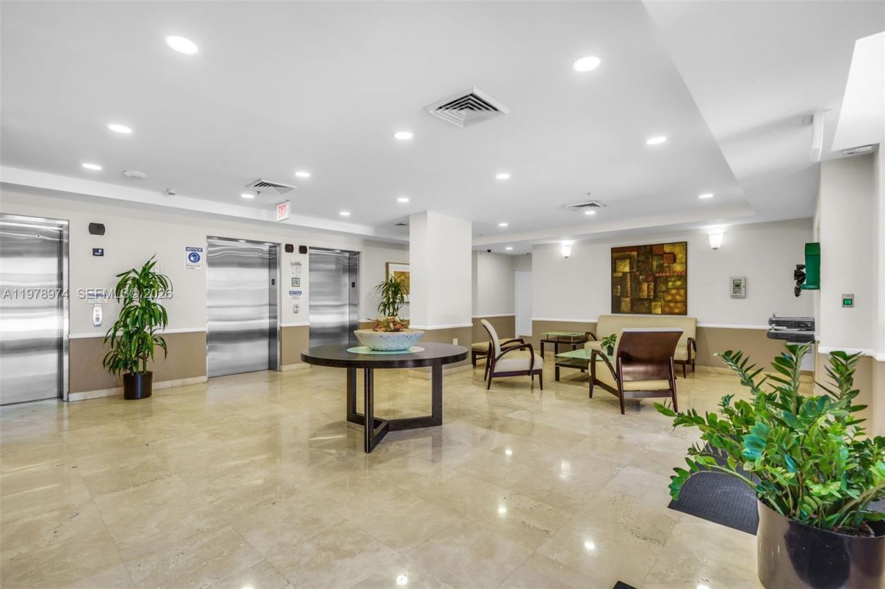 900 SW 8th St , Unit 1603, Miami, FL 33130 Photo