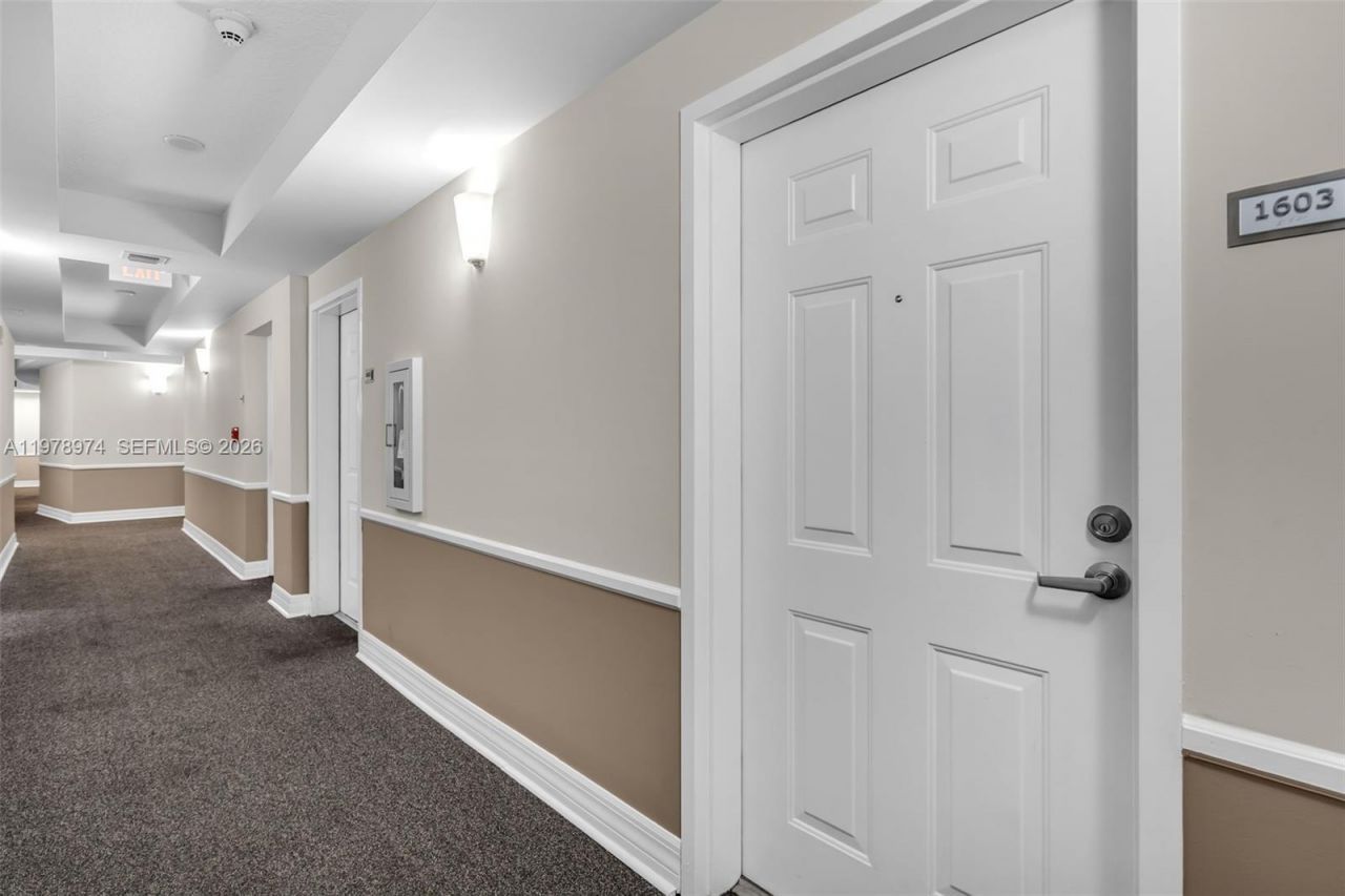 900 SW 8th St , Unit 1603, Miami, FL 33130 Photo