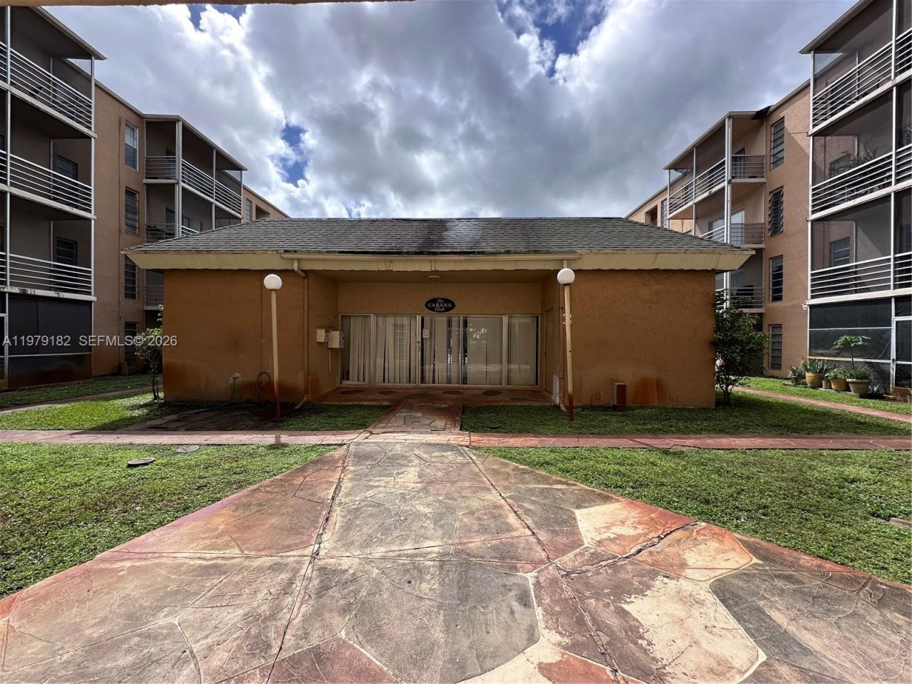 4848 NW 24th Ct , Unit 412, Lauderdale Lakes, FL 33313 Photo