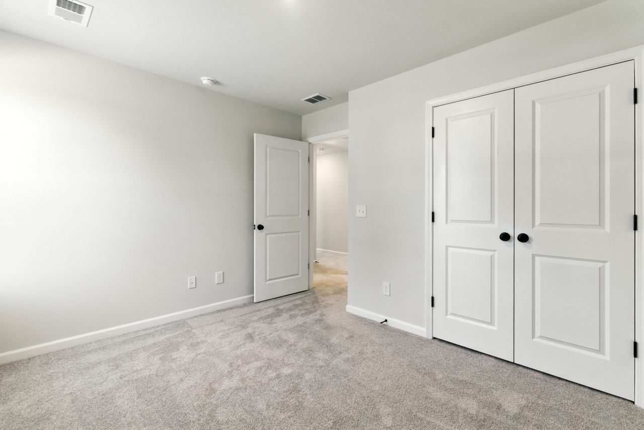 84 Crosswick Street Photo 36