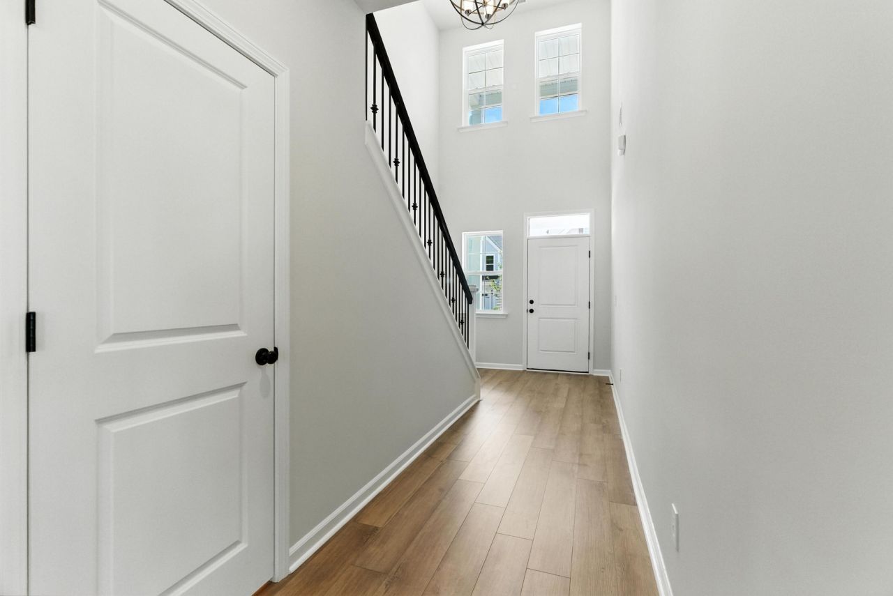 84 Crosswick Street Photo 6