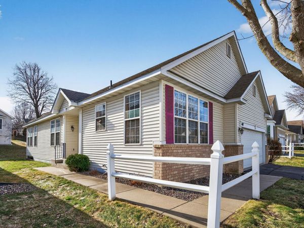 442 Meadowood Lane, Burnsville, MN 55337