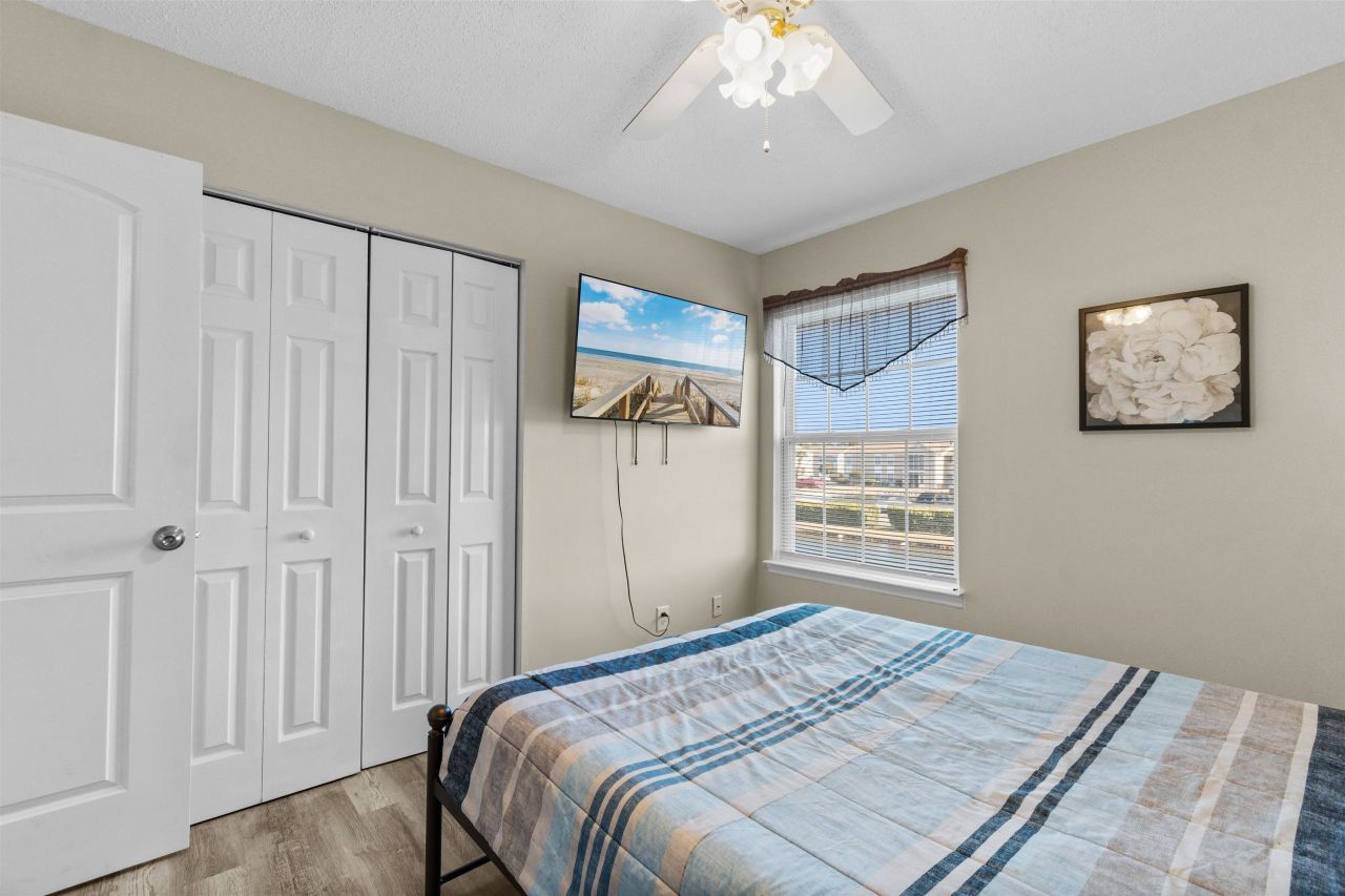 2268 Essex Dr. Photo 14