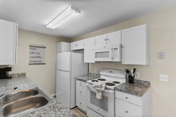 2268 Essex Dr. photo 4