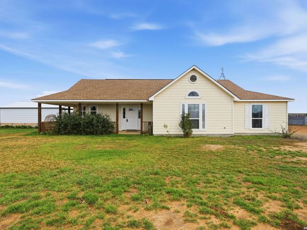 1163 County Road 323, Jourdanton, TX 78026