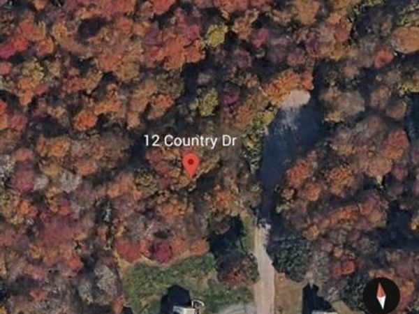 12 Country Dr, Hingham, MA 02043