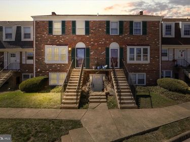 1041 B BRIXTON COURT , STERLING, VA 20164