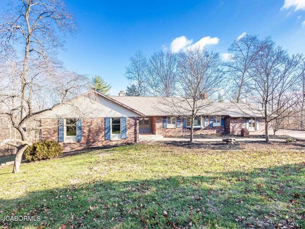415 SHAGBARK ROAD, Jefferson City, MO 65101