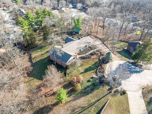 415 SHAGBARK ROAD, Jefferson City, MO 65101