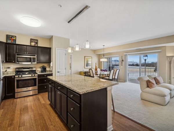 2220 Founders Drive , Unit 107, Northbrook, IL 60062