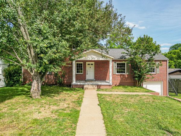 1204 Rolling Fields Dr , Columbia, TN 38401