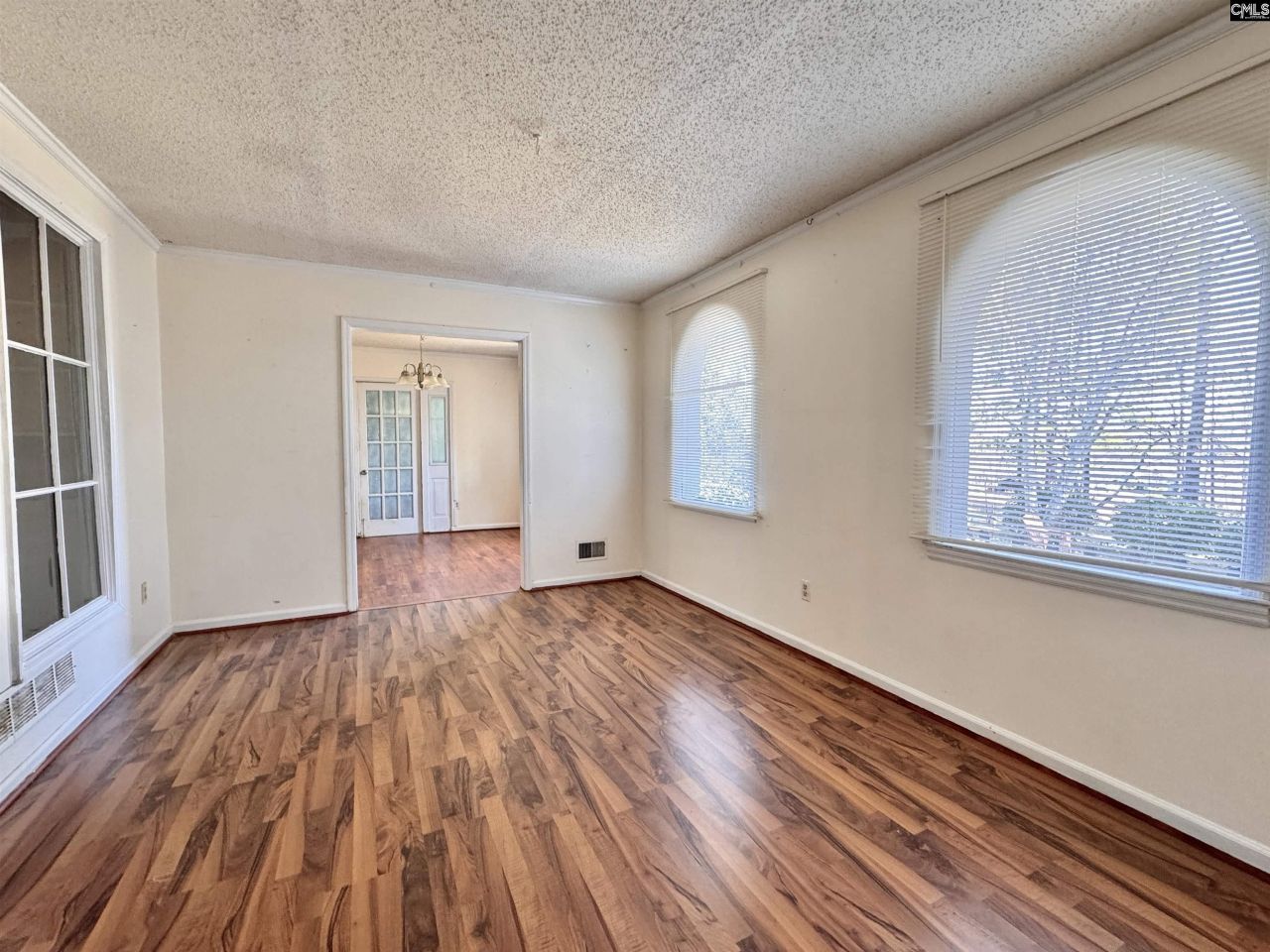 1616 Quail Valley Drive W Photo 4