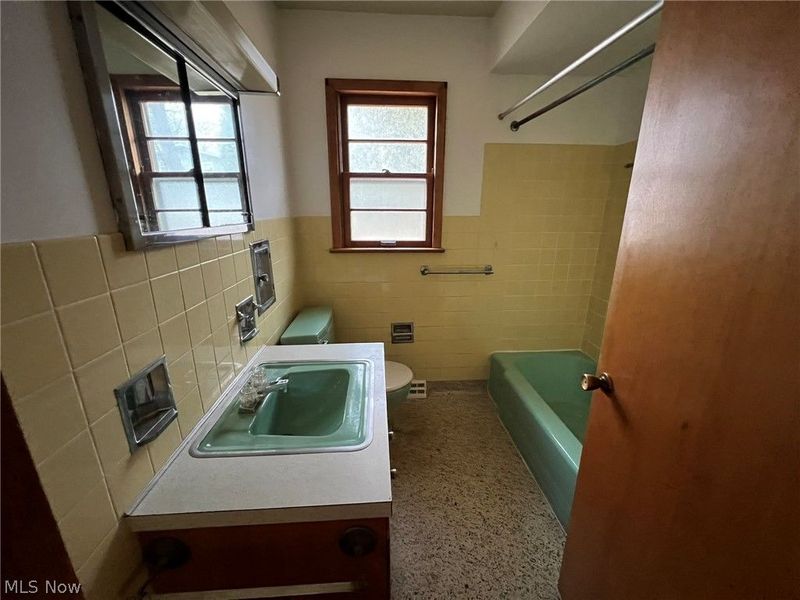 462 Moody Street , Akron, OH 44305 Photo 11