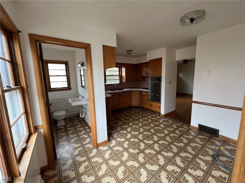 462 Moody Street , Akron, OH 44305 Photo 6