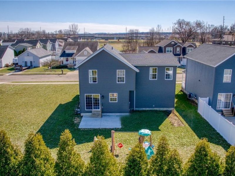 864 Liberty Court SW, Massillon, OH 44647 Photo 2