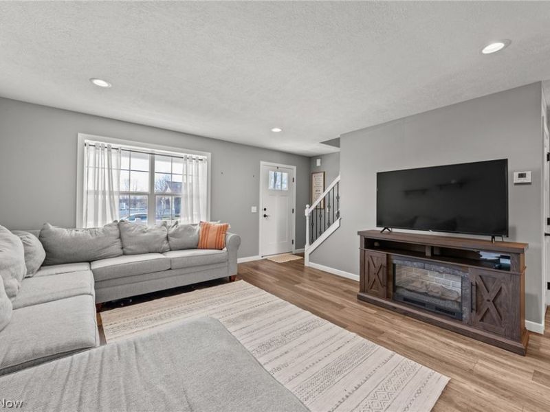 864 Liberty Court SW, Massillon, OH 44647 Photo 4