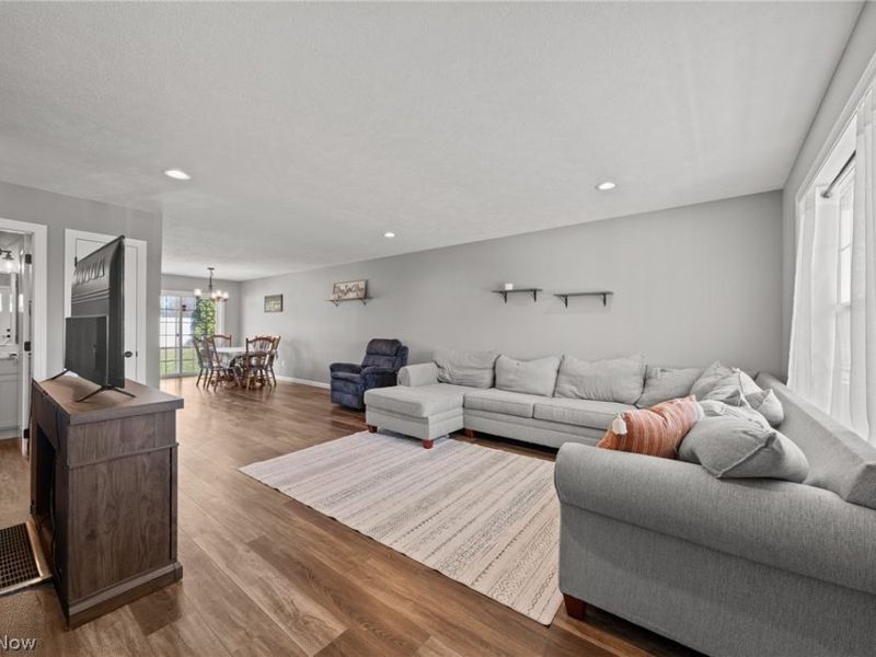 864 Liberty Court SW, Massillon, OH 44647 Photo 7