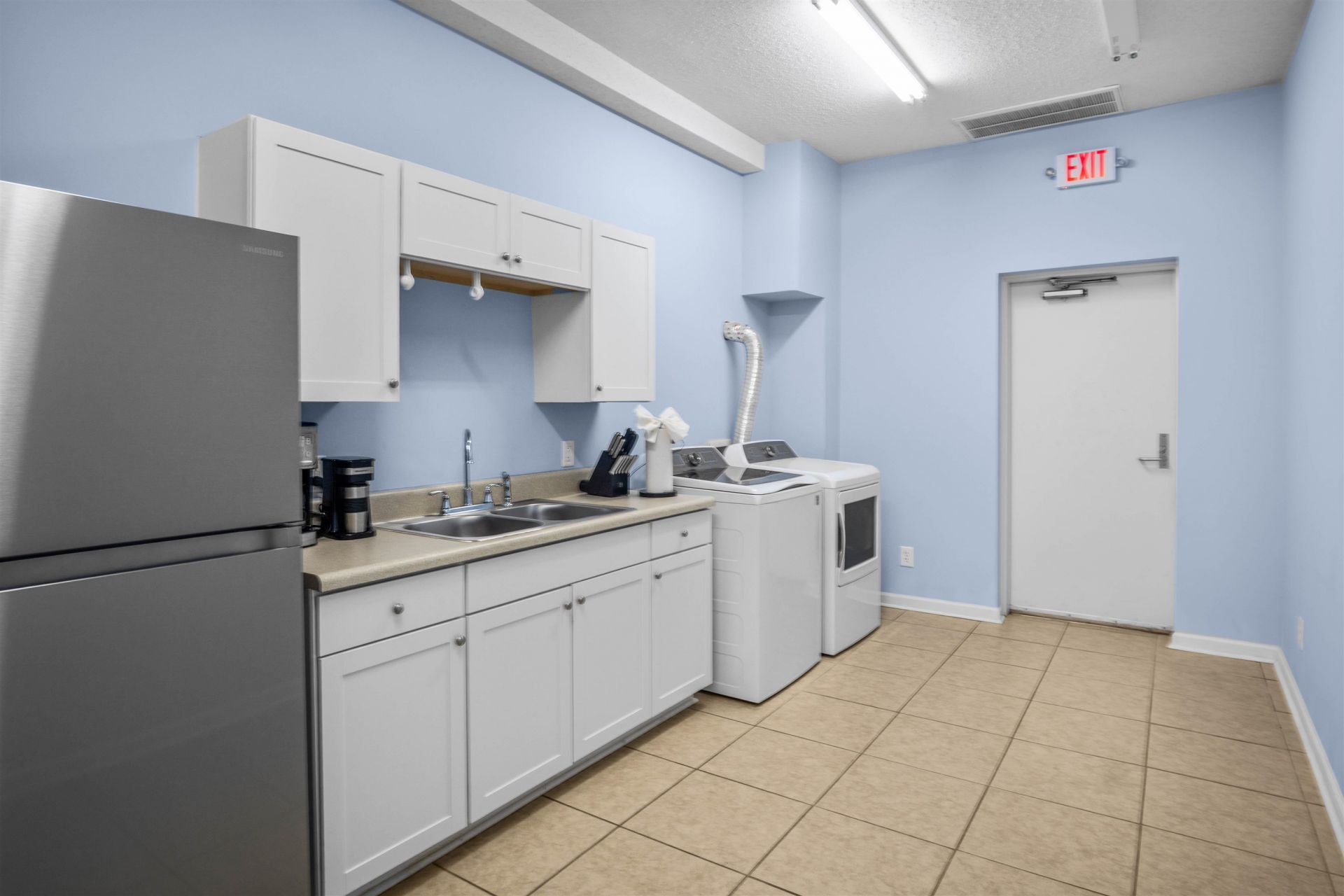 150 Sun Light Dr. Photo 10