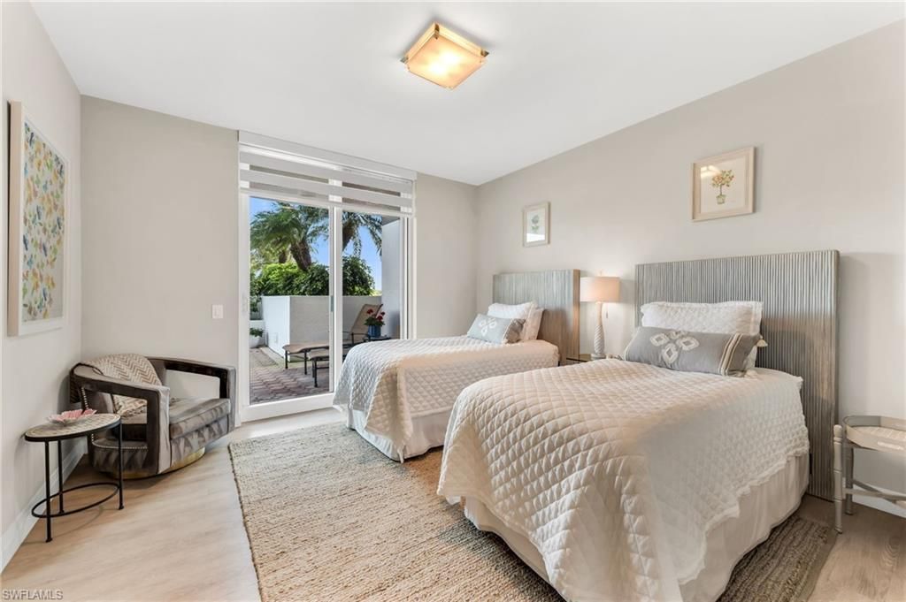 455 Cove Tower Dr, Unit 304, Naples, FL 34110 Photo