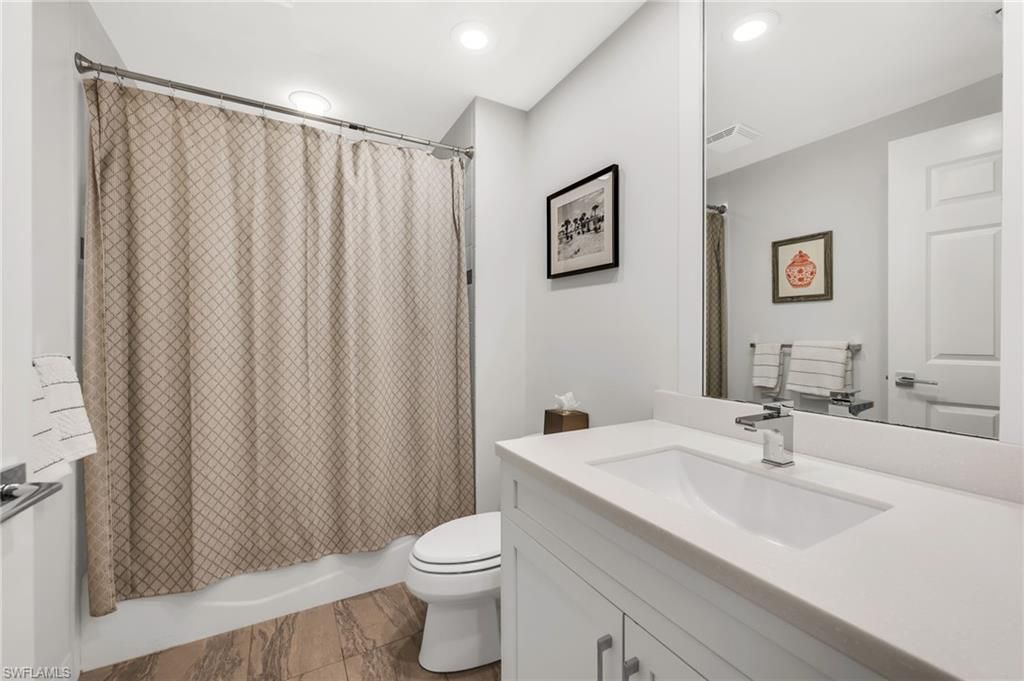 455 Cove Tower Dr, Unit 304, Naples, FL 34110 Photo