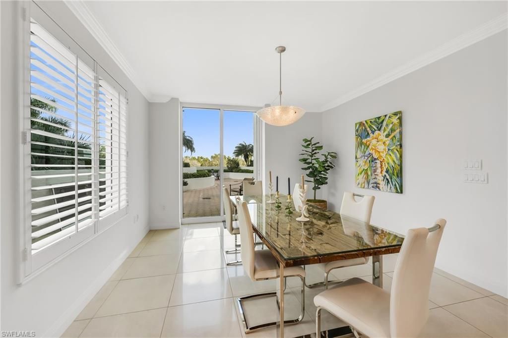 455 Cove Tower Dr, Unit 304, Naples, FL 34110 Photo