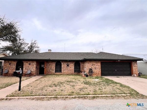 108 East Ballinger , Ballinger, TX 76821