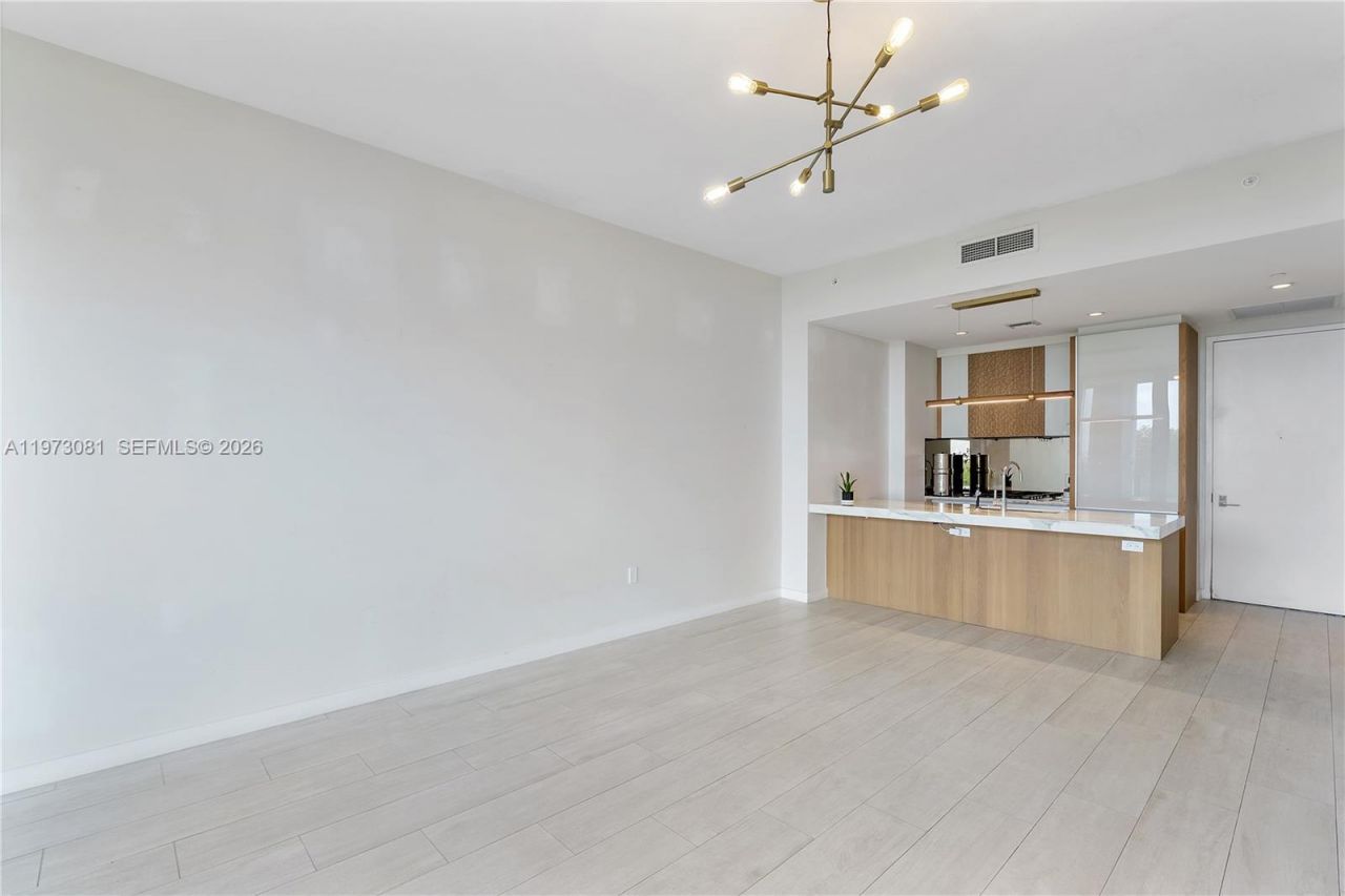 2831 S Bayshore Dr, Unit 707, Miami, FL 33133 Photo