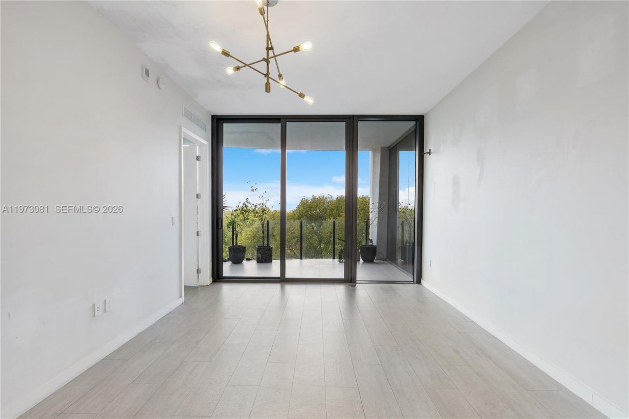 2831 S Bayshore Dr, Unit 707, Miami, FL 33133 Photo