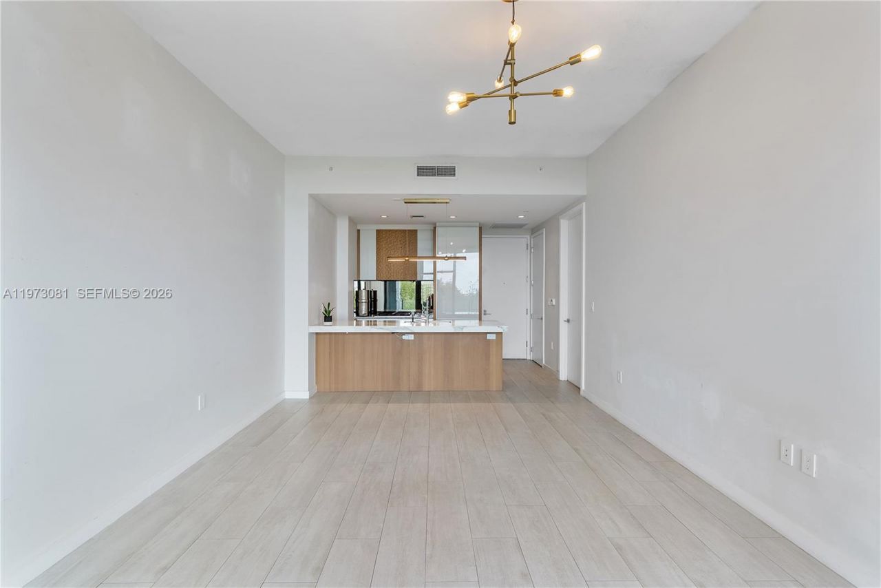 2831 S Bayshore Dr, Unit 707, Miami, FL 33133 Photo