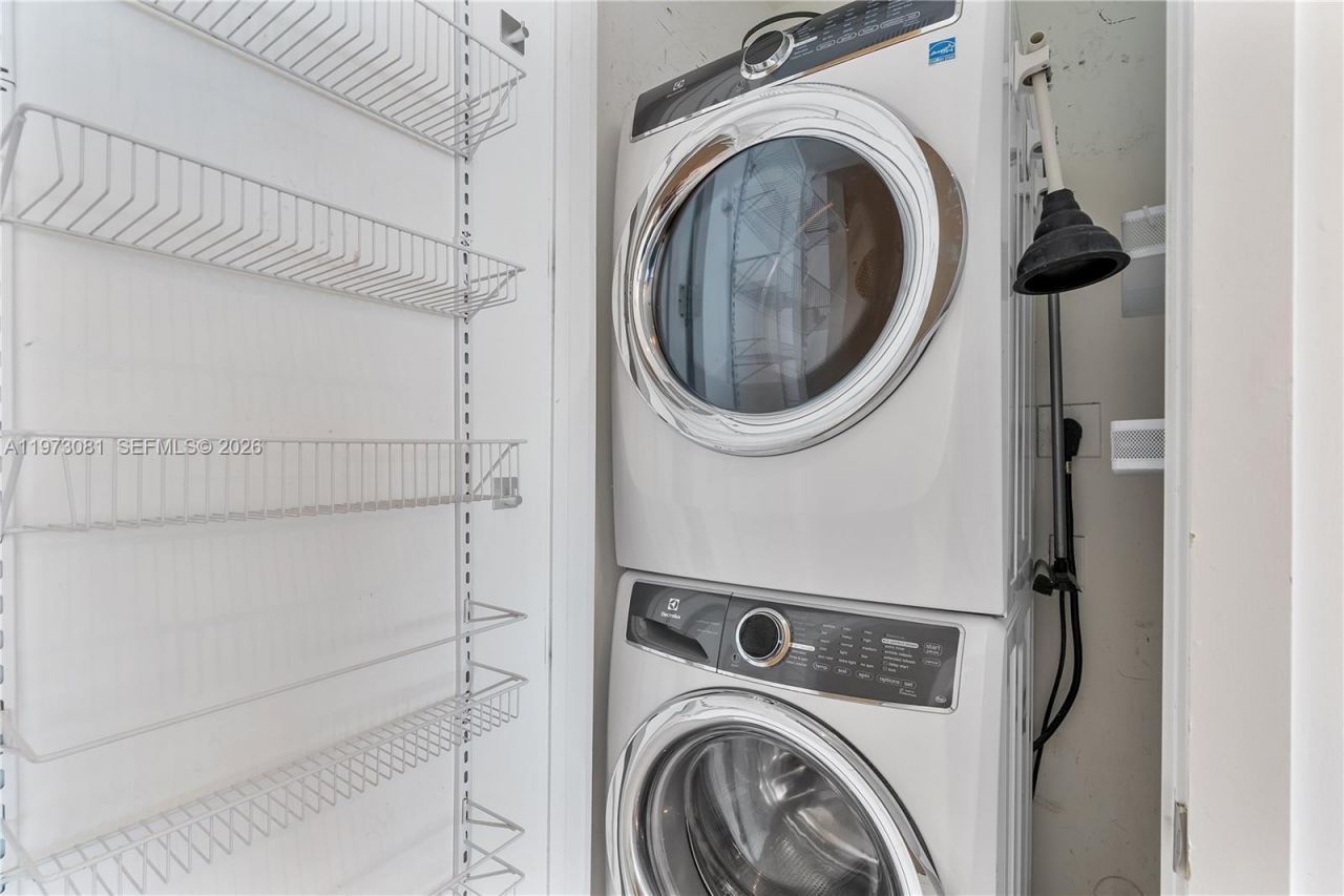 2831 S Bayshore Dr, Unit 707, Miami, FL 33133 Photo