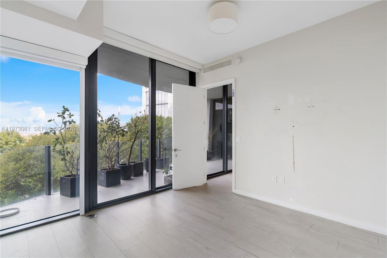 2831 S Bayshore Dr, Unit 707, Miami, FL 33133 Photo