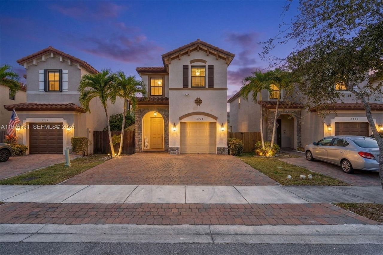 3747 NE 1st St, Homestead, FL 33033 Photo