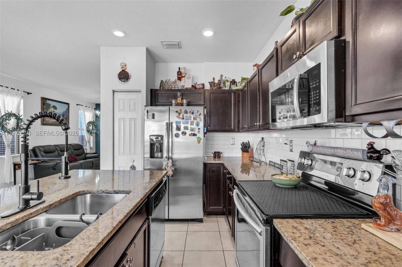 3747 NE 1st St, Homestead, FL 33033 Photo