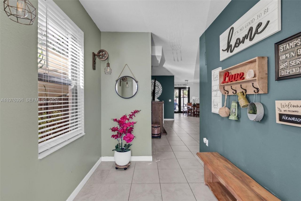 3747 NE 1st St, Homestead, FL 33033 Photo