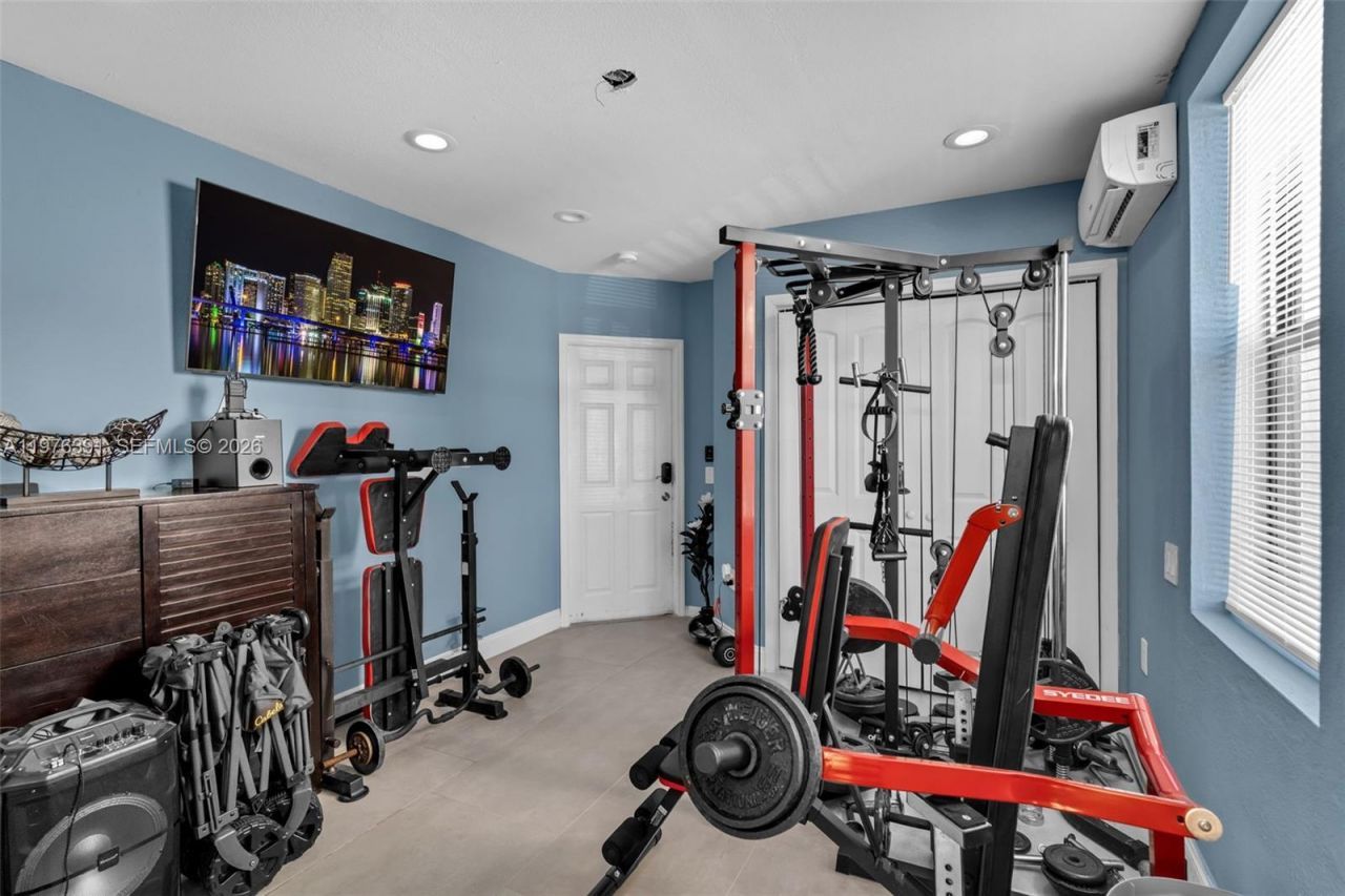 3747 NE 1st St, Homestead, FL 33033 Photo