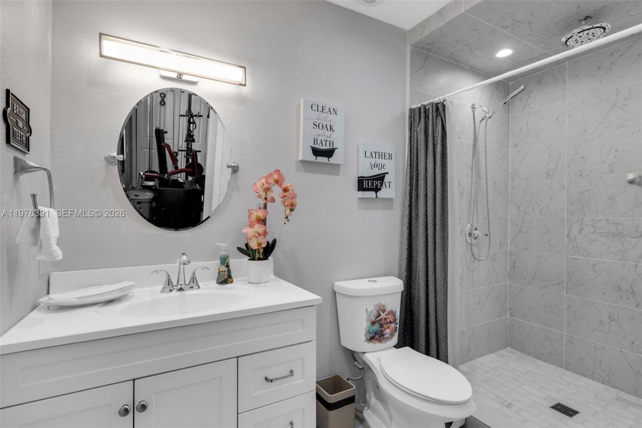 3747 NE 1st St, Homestead, FL 33033 Photo