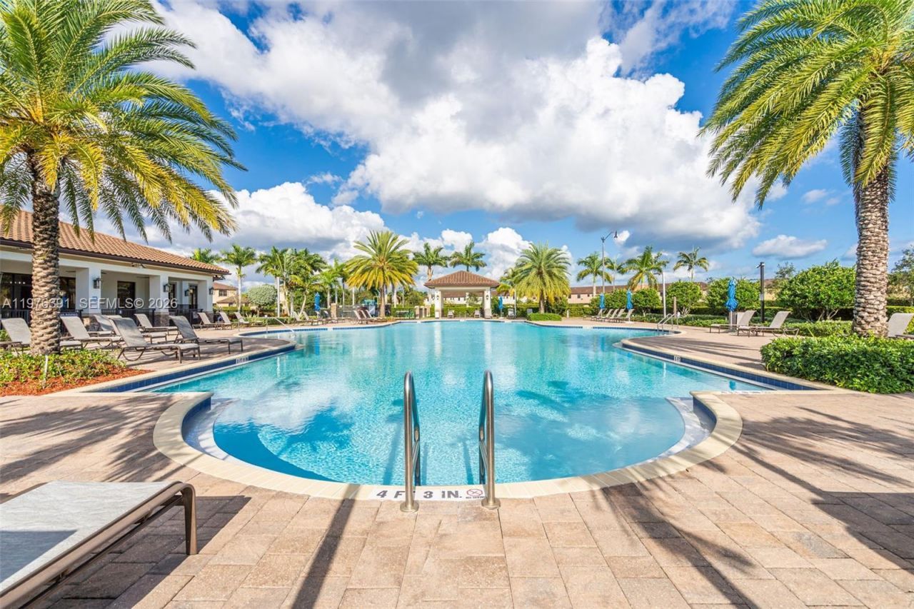 3747 NE 1st St, Homestead, FL 33033 Photo