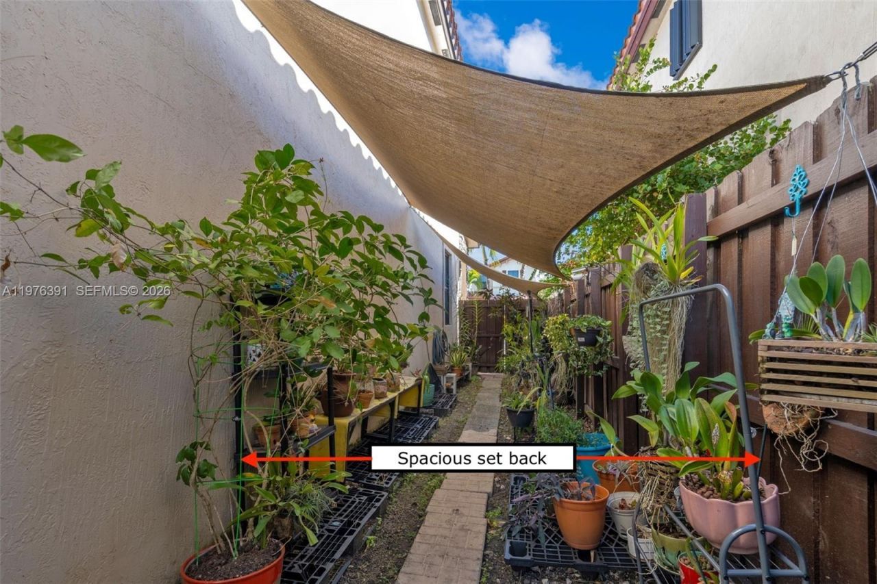 3747 NE 1st St, Homestead, FL 33033 Photo