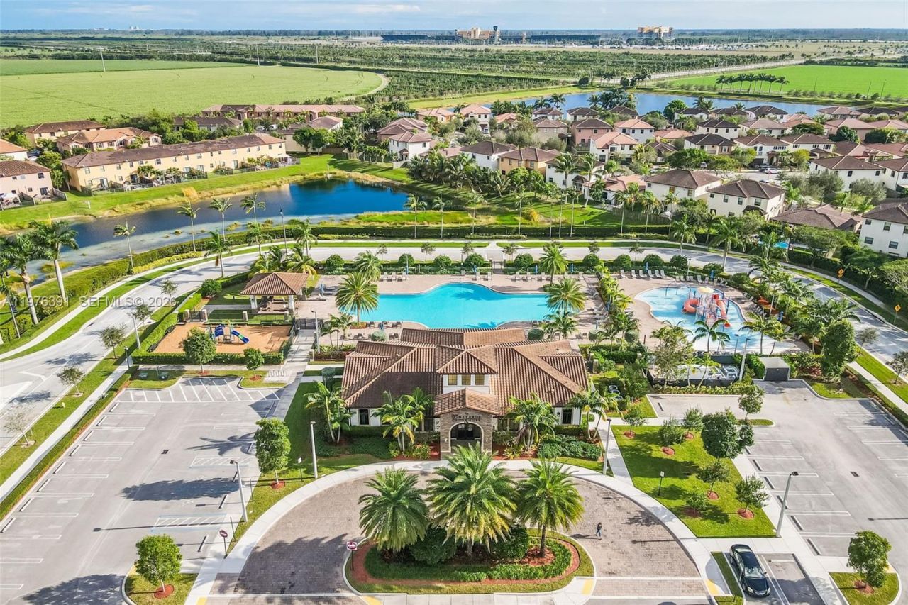 3747 NE 1st St, Homestead, FL 33033 Photo