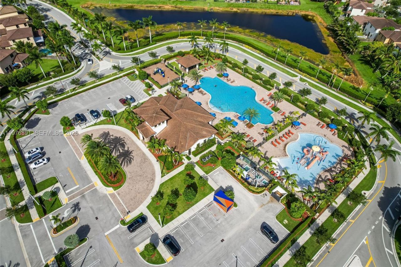 3747 NE 1st St, Homestead, FL 33033 Photo