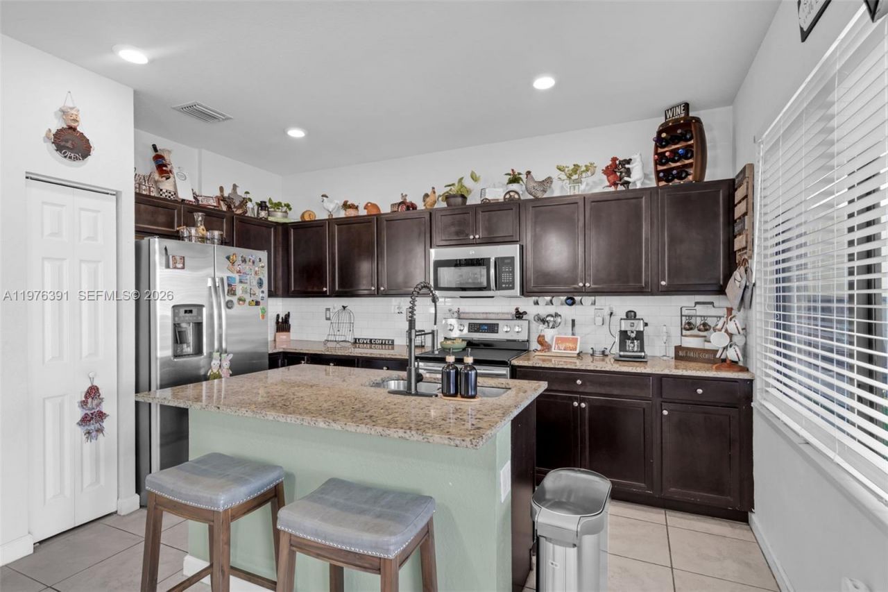 3747 NE 1st St, Homestead, FL 33033 Photo