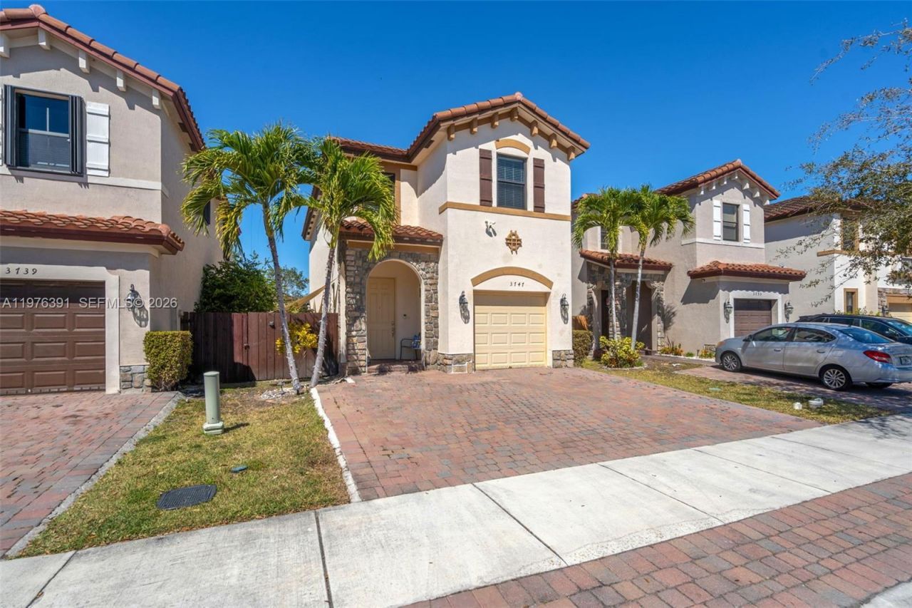 3747 NE 1st St, Homestead, FL 33033 Photo