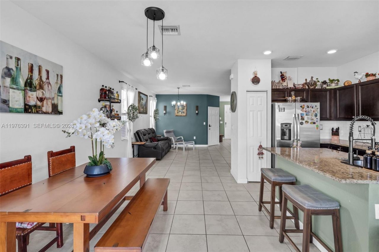 3747 NE 1st St, Homestead, FL 33033 Photo