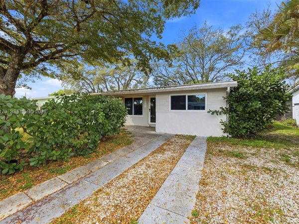 4561 SW 25th Ter, Dania Beach, FL 33312