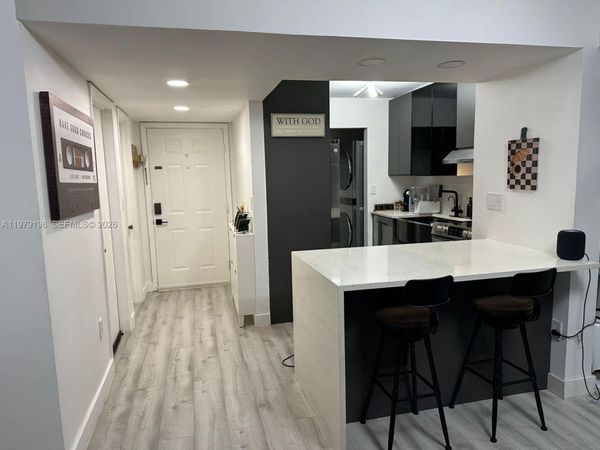 931 NE 199th St , Unit 102-22, Miami, FL 33179